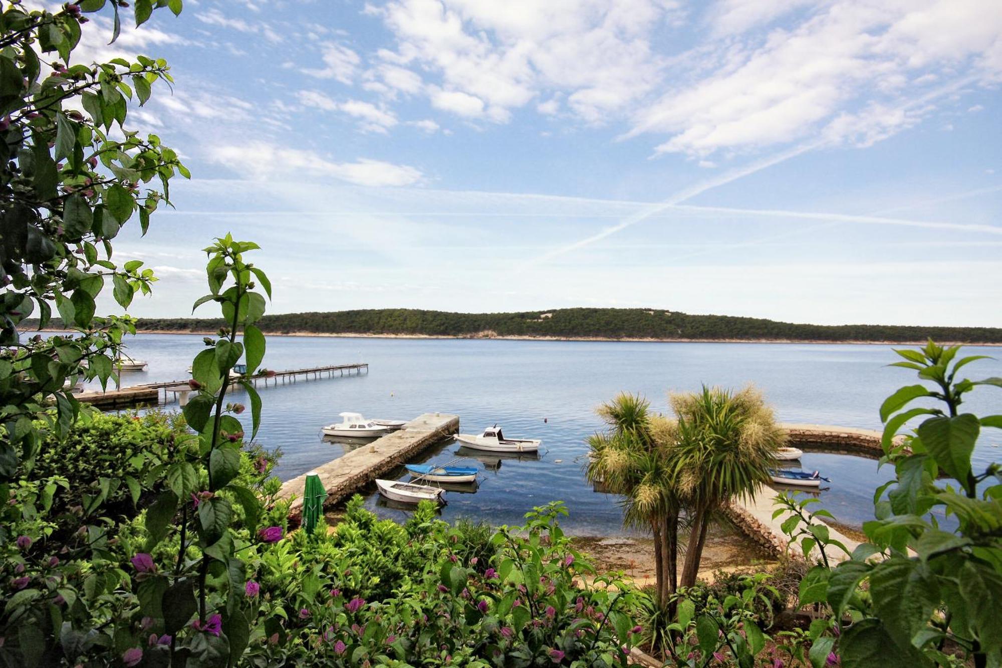 Apartments And Rooms By The Sea Barbat, Rab - 4973 Rab Town Exterior foto